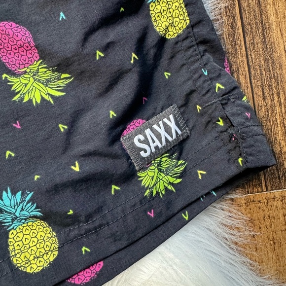 Saxx Go Coastal 2N1 Classic Swim Volley 5" with liner Pineapple Flip- Black - Picture 3 of 6